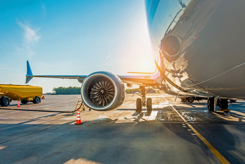 Aircraft wing and engine